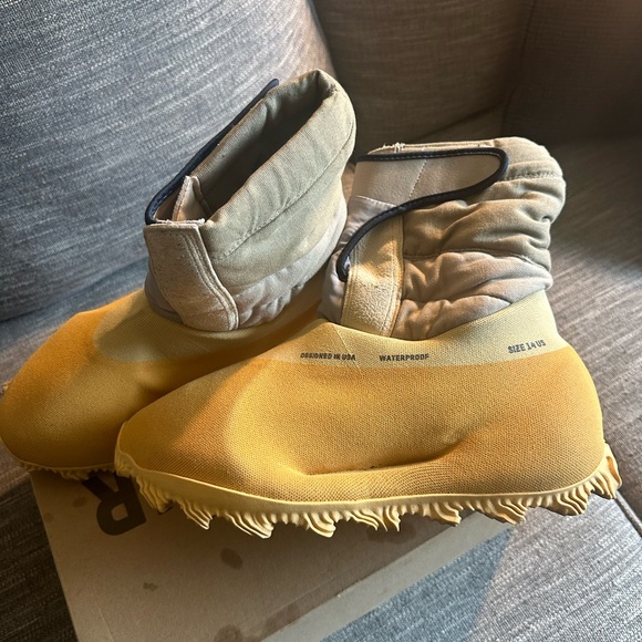 YZY KNIT RNR BT - Picture 2 of 9